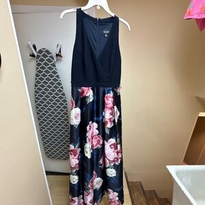 Xscape 12 p satin gown